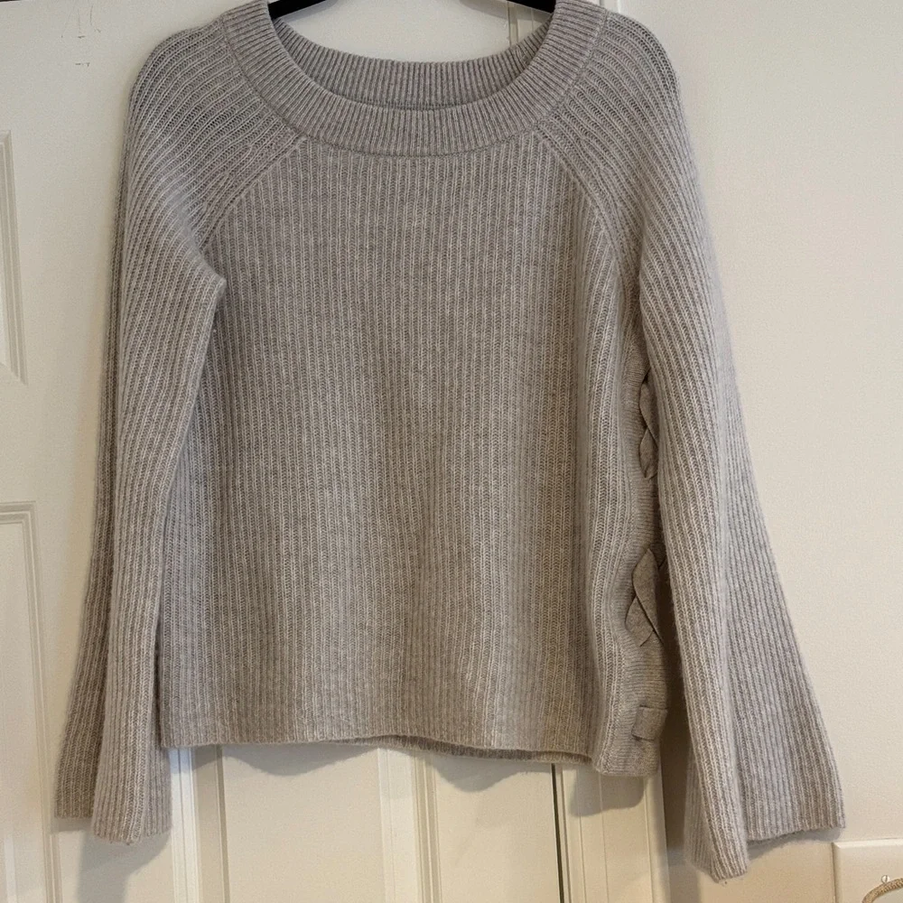 Only Mine Light Gray Women's 100% Cashmere Sweater Sz Medium